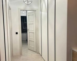 Appartement 3 chambres à vendre dans Cluj-napoca, zone Sopor