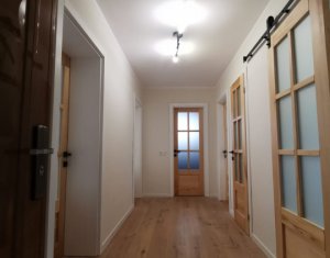 Appartement 4 chambres à vendre dans Cluj-napoca, zone Manastur