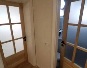 Appartement 4 chambres à vendre dans Cluj-napoca, zone Manastur