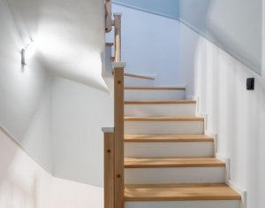 Maison 4 chambres à vendre dans Floresti