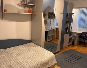 Appartement 4 chambres à vendre dans Cluj-napoca, zone Manastur