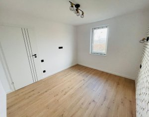 Appartement 4 chambres à vendre dans Floresti