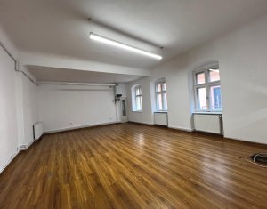 Bureau à louer, 60m2 dans Cluj-napoca, zone Centru