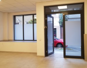 Espace Commercial à louer, 37.21m2 dans Cluj-napoca, zone Centru
