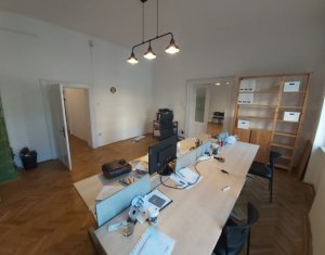 Bureau à louer, 77m2 dans Cluj-napoca, zone Centru