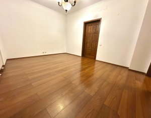Bureau à louer dans Cluj-napoca, zone Centru