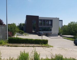 Espace Commercial à vendre, 1275m2 dans Cluj-napoca, zone Dambul Rotund