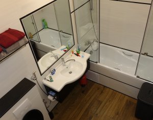 Appartement 3 chambres à vendre dans Floresti