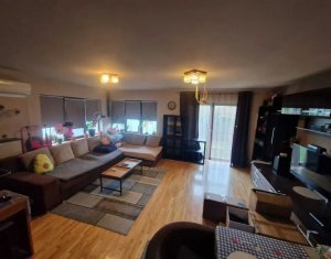 Maison 4 chambres à vendre dans Floresti