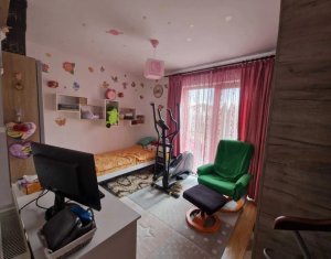 Maison 4 chambres à vendre dans Floresti