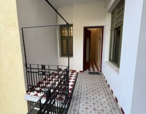 Appartement 4 chambres à vendre dans Cluj-napoca, zone Centru