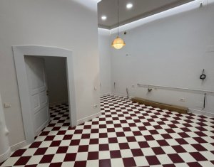 Appartement 4 chambres à vendre dans Cluj-napoca, zone Centru