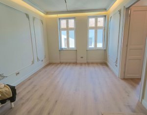 Bureau à louer, 135m2 dans Cluj-napoca, zone Centru