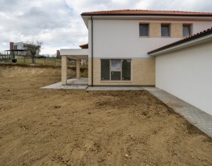 Maison 4 chambres à vendre dans Baciu