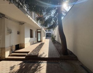 Bureau à louer dans Cluj-napoca, zone Centru