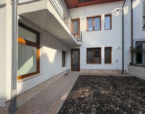 Bureau à louer dans Cluj-napoca, zone Centru