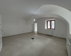 Bureau à louer dans Cluj-napoca, zone Centru