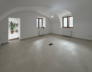 Bureau à louer dans Cluj-napoca, zone Centru