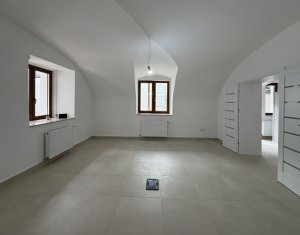 Bureau à louer dans Cluj-napoca, zone Centru