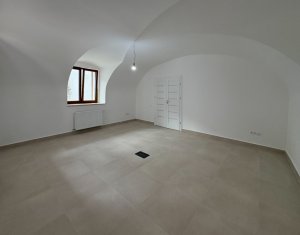 Bureau à louer dans Cluj-napoca, zone Centru
