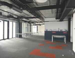 Bureau à louer, 353m2 dans Cluj-napoca, zone Centru