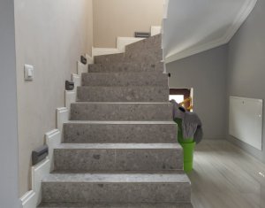 Maison 5 chambres à vendre dans Sub Coasta