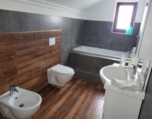 Maison 5 chambres à vendre dans Sub Coasta