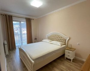 Maison 4 chambres à vendre dans Floresti