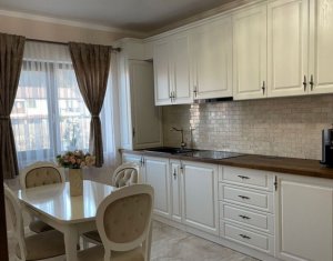 Maison 4 chambres à vendre dans Floresti