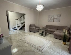 Maison 4 chambres à vendre dans Floresti