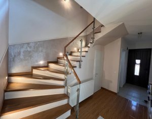 Maison 5 chambres à louer dans Floresti