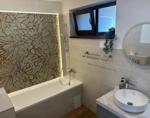 Maison 5 chambres à louer dans Floresti