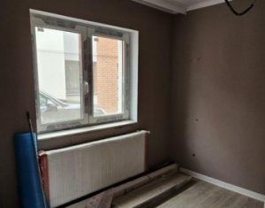 Maison 3 chambres à vendre dans Floresti