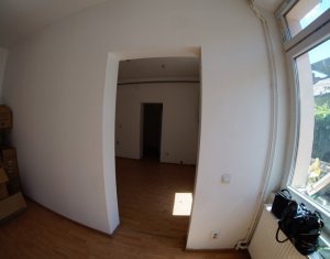 Bureau à louer dans Cluj-napoca, zone Centru