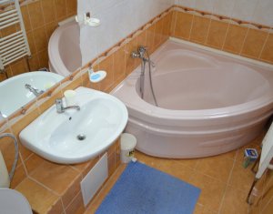 Appartement 4 chambres à vendre dans Cluj-napoca, zone Manastur