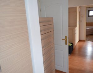 Appartement 4 chambres à vendre dans Cluj-napoca, zone Manastur