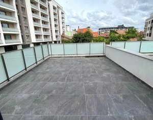 Appartement 3 chambres à louer dans Cluj-napoca, zone Centru