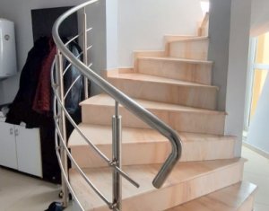 Maison 5 chambres à louer dans Cluj-napoca, zone Iris