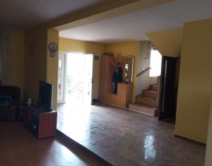 Maison 5 chambres à vendre dans Floresti