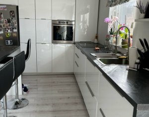 Appartement 3 chambres à vendre dans Floresti