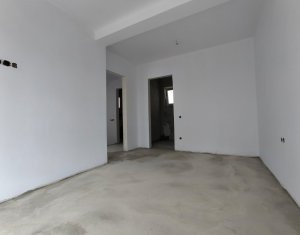 Maison 4 chambres à vendre dans Floresti