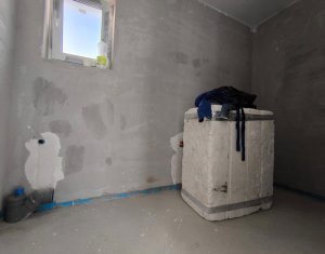 Maison 4 chambres à vendre dans Floresti