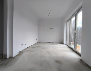 Maison 4 chambres à vendre dans Floresti