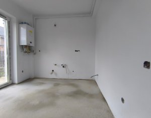 Maison 4 chambres à vendre dans Floresti