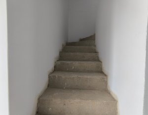 Maison 4 chambres à vendre dans Floresti