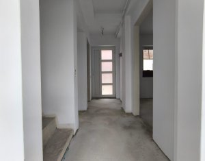 Maison 4 chambres à vendre dans Floresti