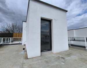 Maison 4 chambres à vendre dans Floresti