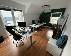 Bureau à louer, 280m2 dans Cluj-napoca, zone Europa