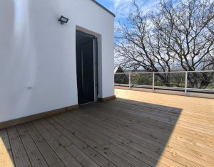 Maison 4 chambres à vendre dans Floresti