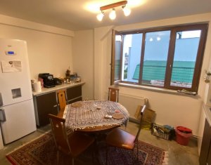 Appartement 3 chambres à vendre dans Cluj-napoca, zone Andrei Muresanu